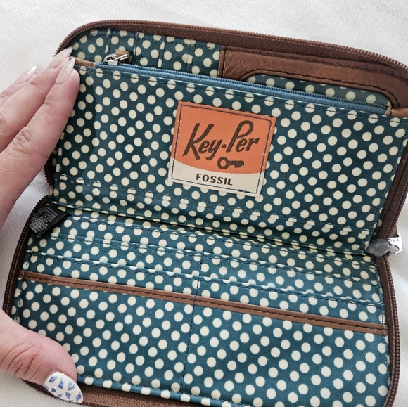 Fossil Wallet - Picture 3 of 8